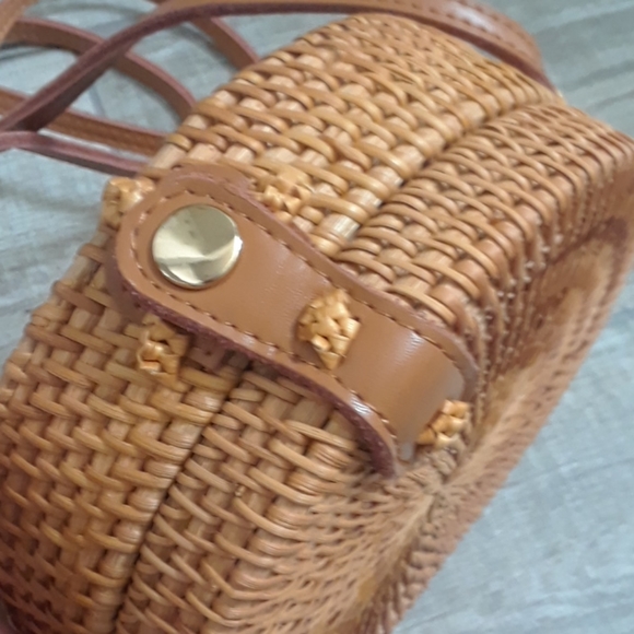 URBAN OUTFITTERS...NWOT..RATTAN CROSSBODY - Picture 2 of 7